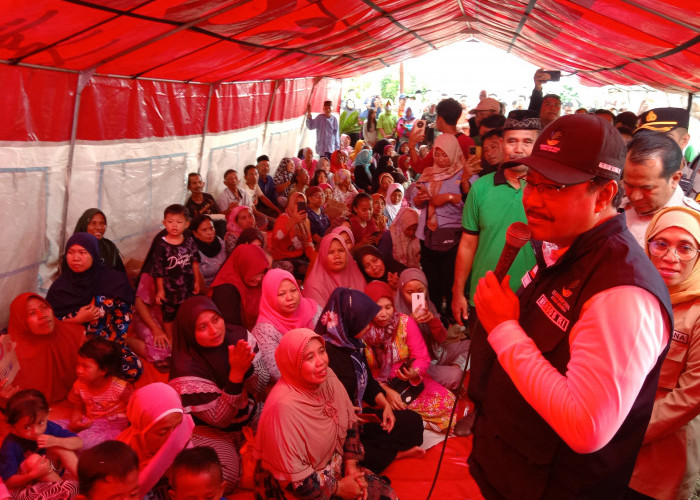 Mensos Bantu Pengungsi Banjir Pasuruan, Pengungsi 200 KK Belum Kembali ke Rumah