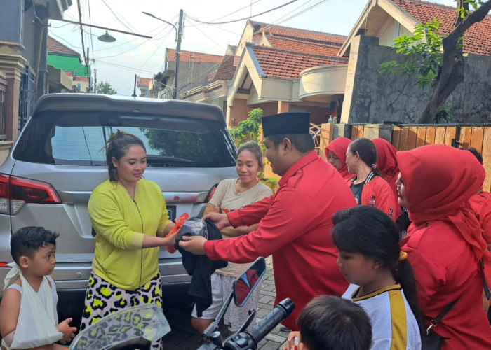 Cegah Stunting Anak, PDI-P Kota Surabaya Bagikan Telur Gratis