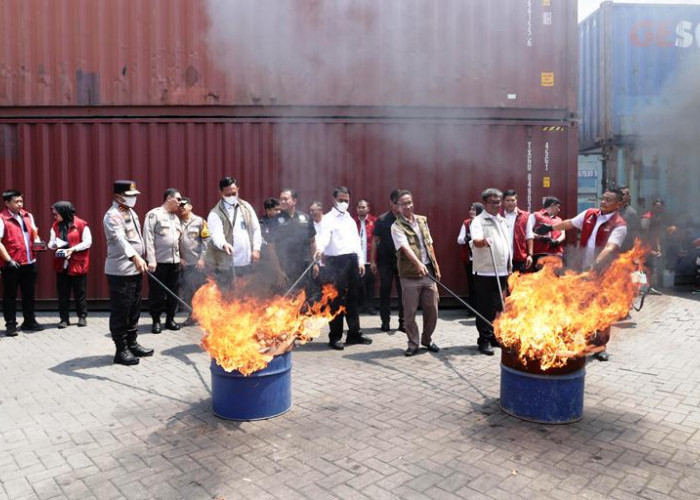 Polda Jatim Gagalkan Penyelundupan 72 Ton Bawang Bombai Ilegal dari Kalimantan Tengah