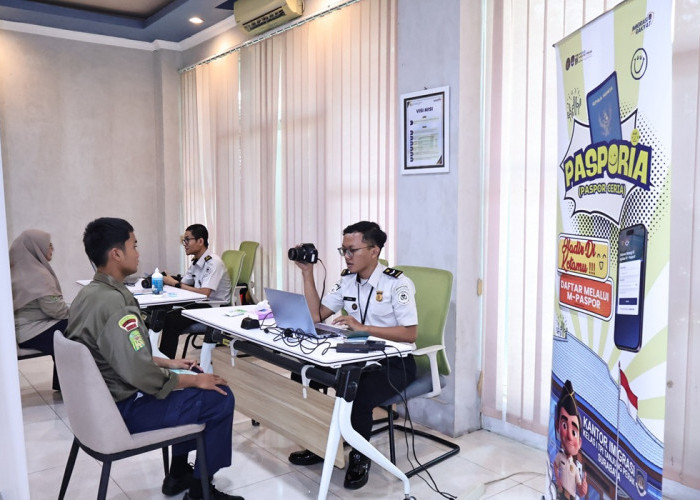 Paspor Ceria Imigrasi Tanjung Perak Permudah Layanan Paspor di SMA Muhammadiyah 10 GKB Gresik
