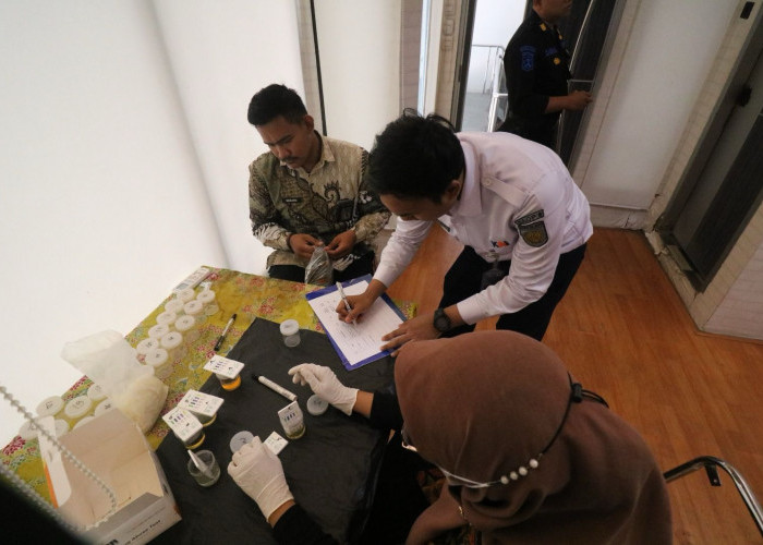 Sukseskan Angkutan Nataru, Pegawai KAI Daop 8 Surabaya Jalani Tes Narkoba secara Acak 