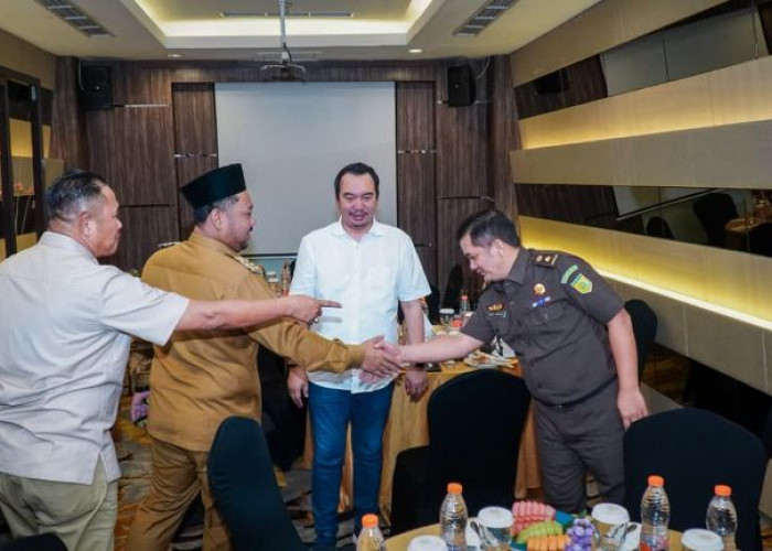 Bupati Gresik Tegaskan Kepala Puskesmas Tak Boleh Jadi Raja Kecil dalam Pengadaan
