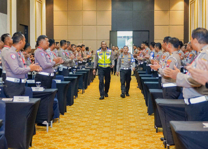 Tingkatkan Kualitas Personel, Sat PJR Polda Jatim Gelar Pelatihan Safety Riding