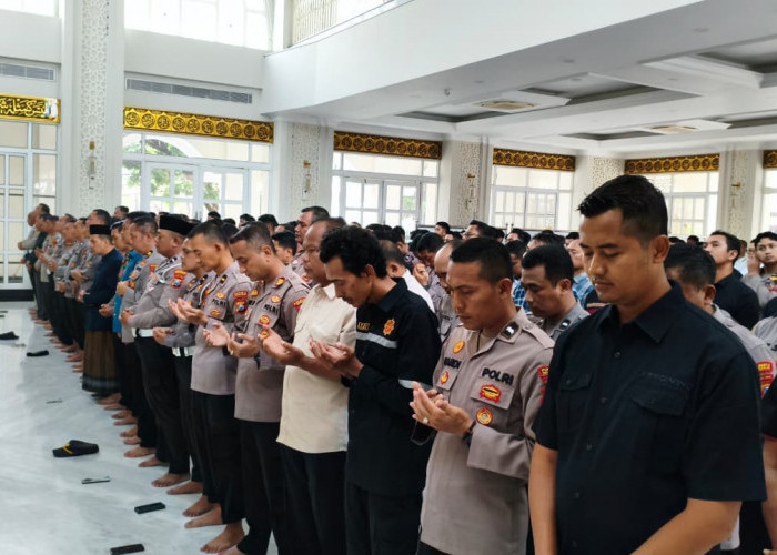 Polresta Sidoarjo Gelar Salat Gaib dan Doa Bersama untuk Korban Bencana Sumatera