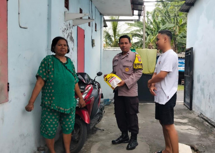 Antisipasi Curanmor, Polsek Wiyung Intensifkan Sambang Kos dan Pasang Stiker Imbauan