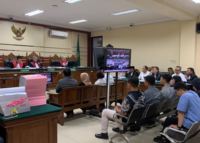 Sopir Eks Kadis ESDM Jatim Akui 5 Kali Pindahkan Tas Berisi Uang ke Mobil Dinas