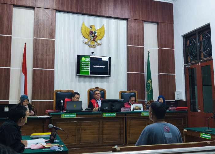 Asyik Main di Warkop, Dua Penjudi Bola Harus Berurusan dengan Hukum