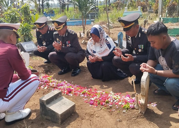 Polres Malang Ziarah Serentak ke Makam Korban Tragedi Kanjuruhan