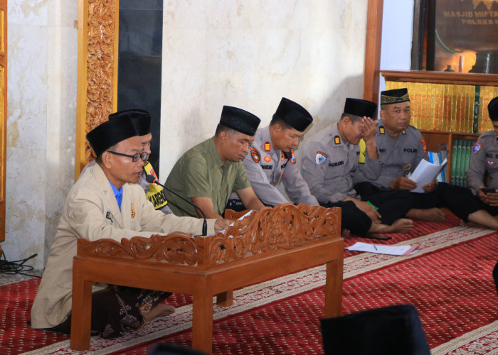 Polres Ngawi Gelar Binrohtal dalam Rangka Penguatan Iman dan Takwa Personel