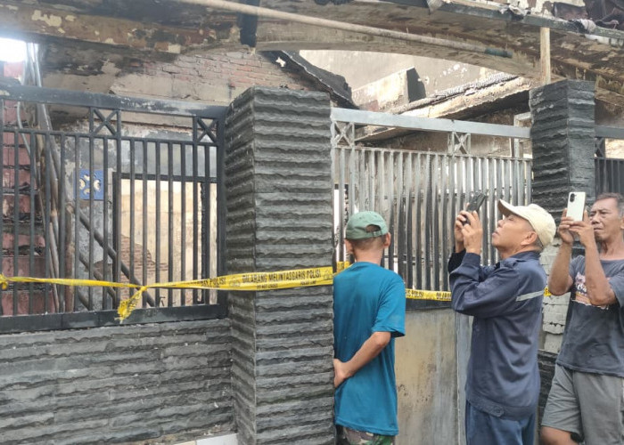 Tewaskan 2 Orang, Kebakaran di Sawahan Surabaya Akibat Korsleting Charger Motor Listrik