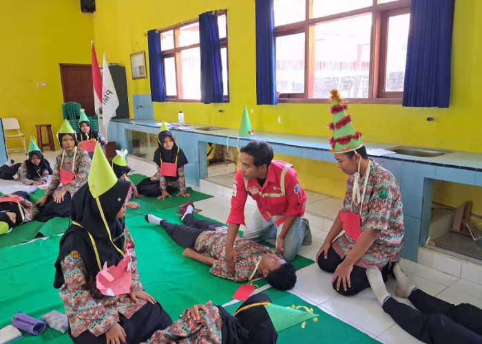 PMR Wira SMAN Umbulsari Jember Lahirkan 37 Relawan Muda Tangguh lewat Diklatsar 2025