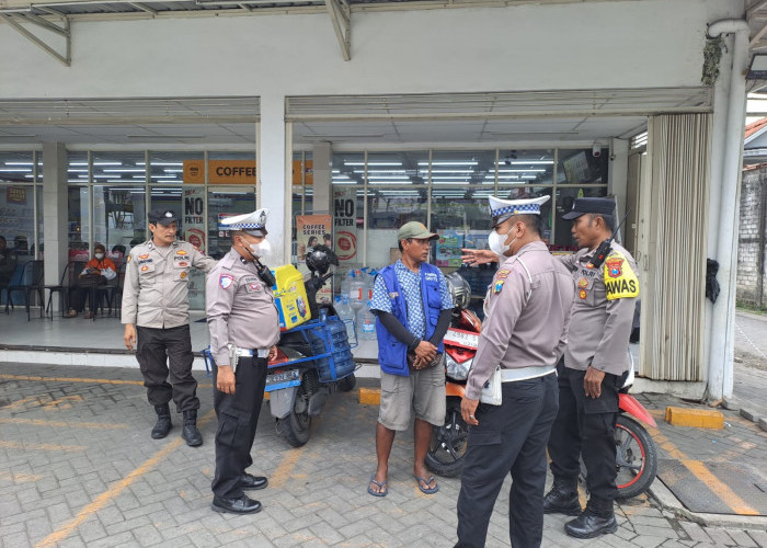 Cegah Kriminalitas, Polsek Benowo Intensifkan Patroli KRYD di Swalayan Sememi