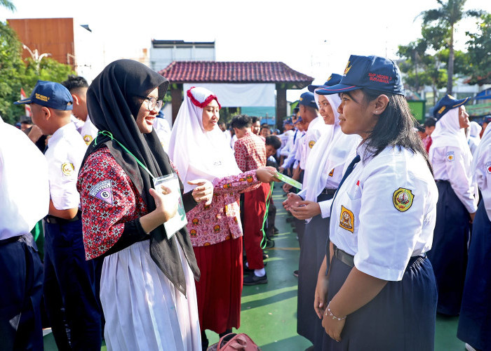 Hari Pertama MPLS, Dispendik Surabaya Pastikan Bebas Perpeloncoan