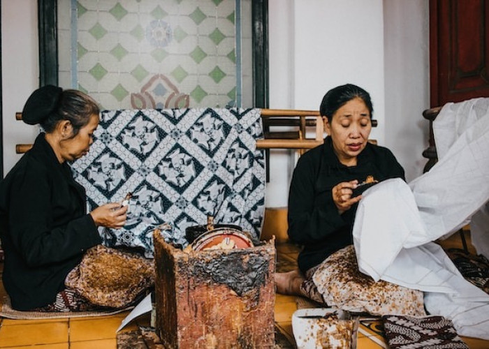 Seni Batik Indonesia: Karya Unik yang Menggambarkan Jati Diri