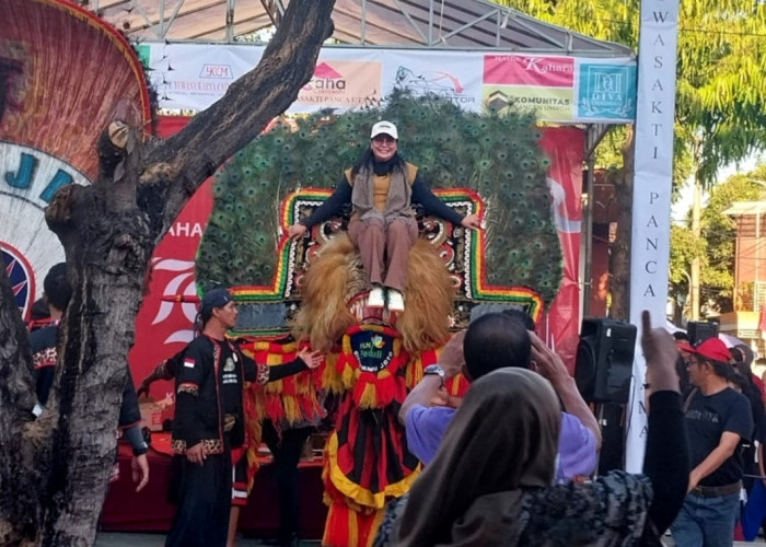 Reog Jadi Ikon di RT 2 Kebraon