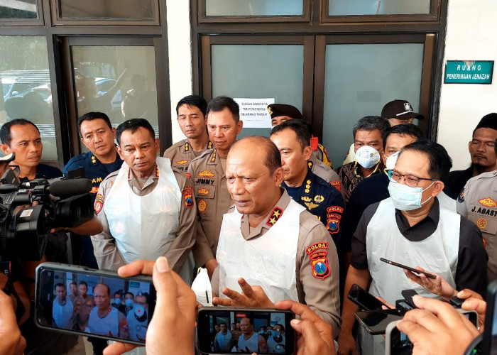 Tinjau RS Bhayangkara, Kapolda Jatim Sebut Insiden Ponpes Al Khoziny Bisa Jadi Pembelajaran