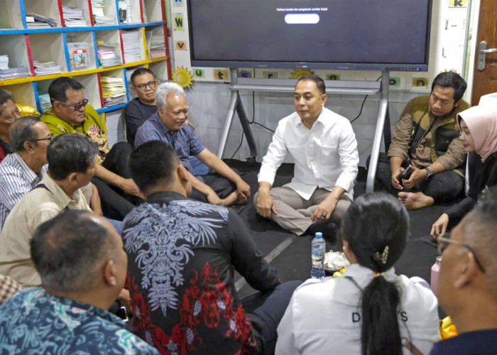 Wali Kota Eri Cahyadi Ubah Pola Bansos Surabaya, Tak Lagi Hanya Berpatokan Desil