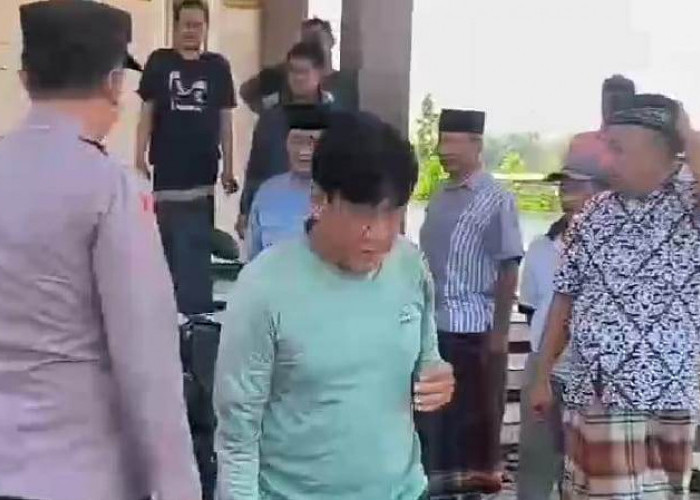 Bekal Linggis, Maling Congkel Kotak Amal Musala