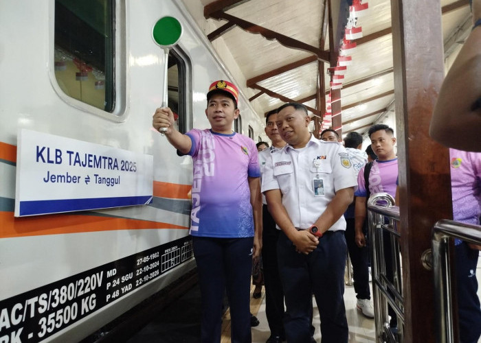 Gus Fawait Berangkatkan Rombongan Peserta Tajemtra 2025 dengan Kereta Api Gratis