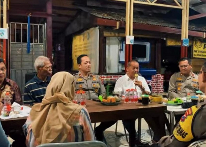 Sinergi Jaga Kamtibmas, Polsek Rungkut dan Polrestabes Surabaya Cangkrukan Sabuk Kamtibmas di Kedung Baruk