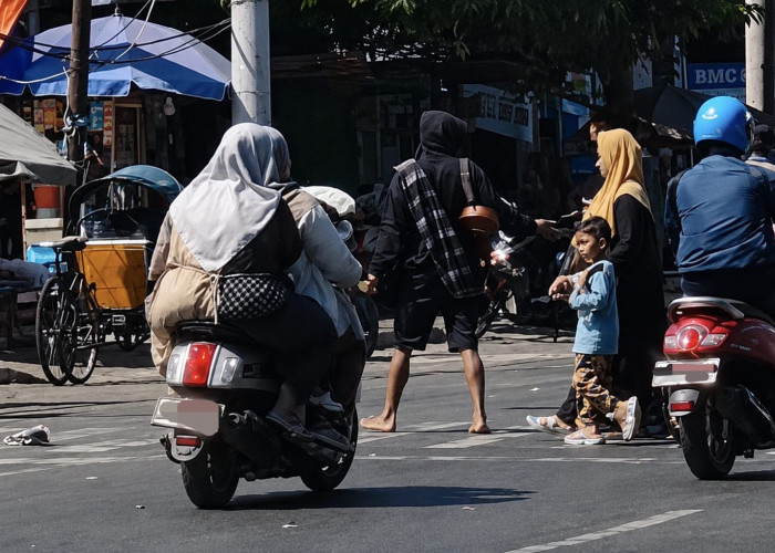 Peziarah Ampel Resah Diganggu Anjal, Ada yang Dibuntuti hingga Terpaksa Beri Uang