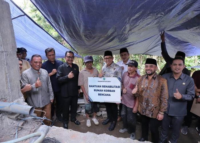 Pemkot Batu Berikan Bantuan Rehabilitasi Rumah Warga Temas yang Rusak Akibat Bencana