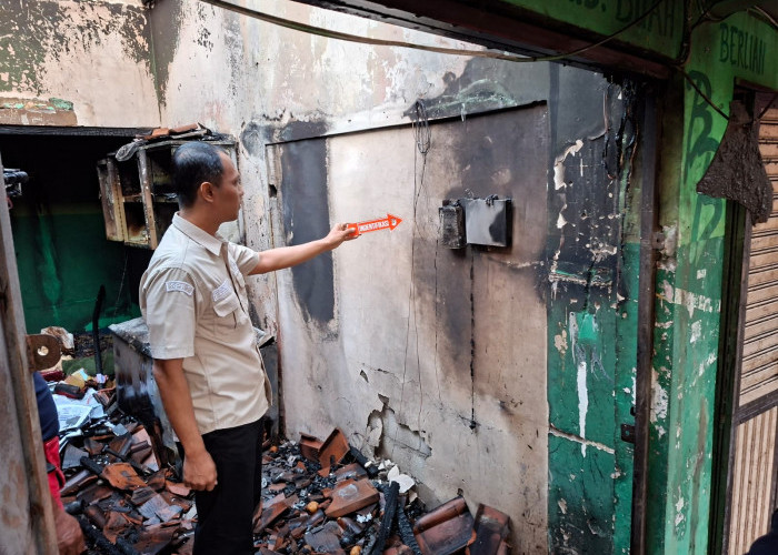 Korsleting Freezer dan Kulkas Picu Kebakaran di Pasar Ngemplak, 5 Ruko Ludes Dilalap Api 