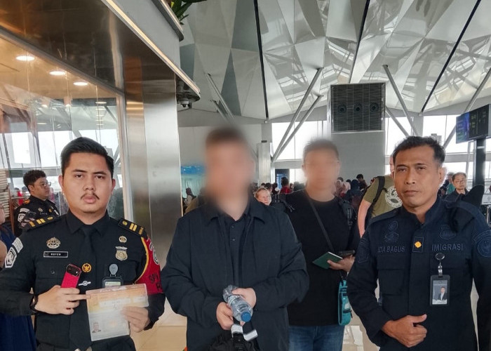 Diduga Mencuri di Atas Pesawat Starlux, WN Tiongkok Ditolak Masuk Imigrasi Soetta dan Dipulangkan ke Taipei
