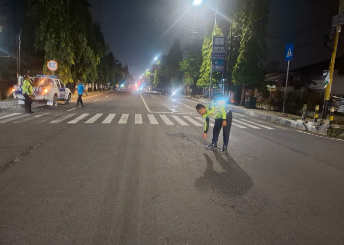 Terobos Lampu Merah Berujung Maut, Dua Motor Adu Banteng di Simpang Bhayangkara Jember