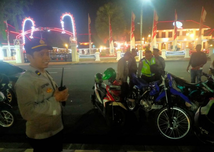 Patroli Blue Light Gabungan Polsek Rayon 2 Amankan Surabaya