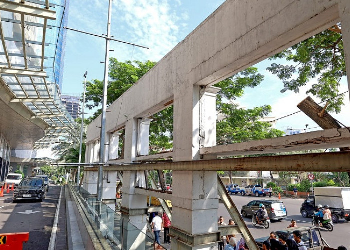 Kembalikan Fungsi Pedestrian, Pemkot Surabaya Bongkar Fasad Eks Toko Nam Jalan Embong Malang