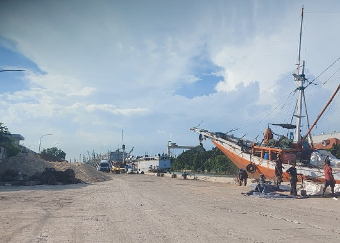  BMKG Maritim Peringatkan Potensi Banjir Rob di Pelabuhan Perak Surabaya
