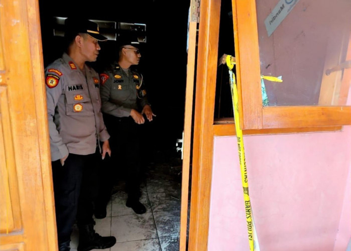 Polsek Paron Gerak Cepat Olah TKP Kebakaran Aula Pustu Tempuran, Kerugian Capai Jutaan Rupiah