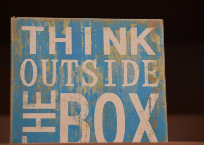 Mengembangkan Kreativitas dan Inovasi, Berpikir Out of the Box