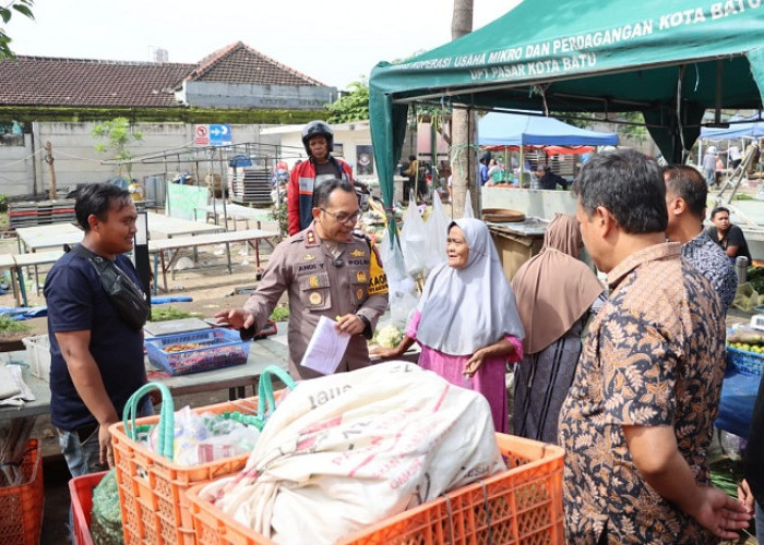 Polres Batu Sidak Pasar Jelang Ramadan 1446 H, Pastikan Harga dan Stok Bahan Pokok Stabil