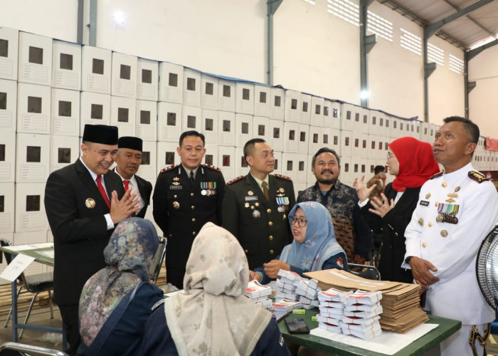 Tinjau Gudang Logistik, Pj Wali Kota Malang Apresiasi Kinerja KPU