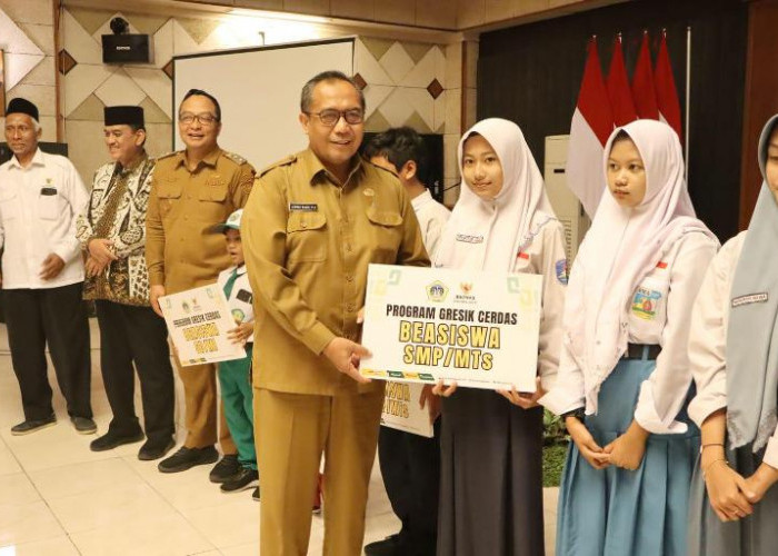 Baznas Gresik Salurkan Bantuan Sosial dan Pendidikan Terhadap Ribuan Pelajar