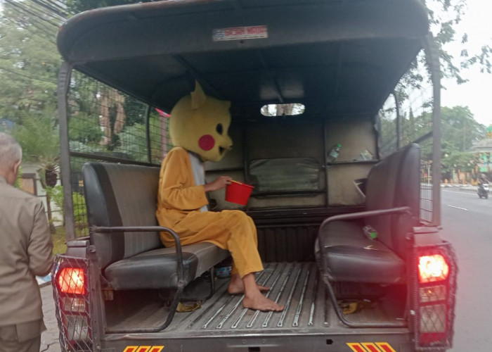 Kejar-Kejaran dengan Gepeng, Satu Badut Diamankan Satpol PP Jombang