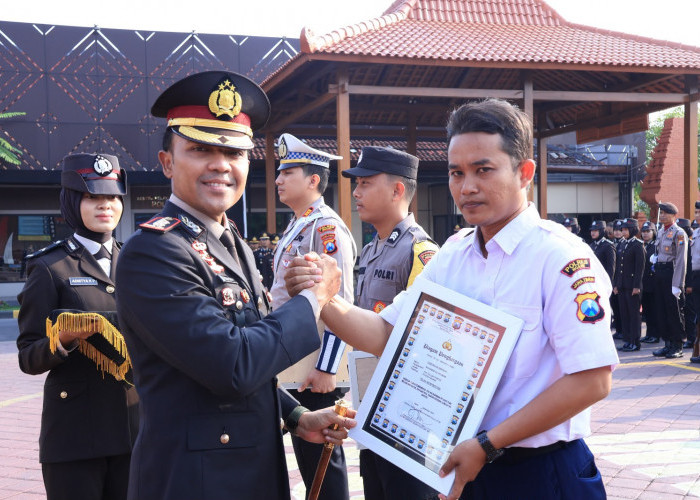Sebanyak 73 Anggota Polres Ngawi Diganjar Penghargaan, Kapolres: Jadikan Motivasi untuk Terus Berprestasi
