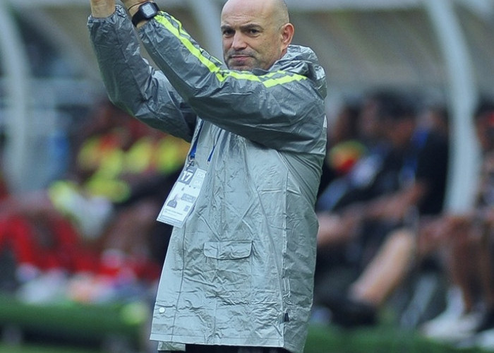 Bernardo Tavares Fokus Pemulihan Fisik Pemain Persebaya Jelang Derbi Jatim Lawan Arema FC