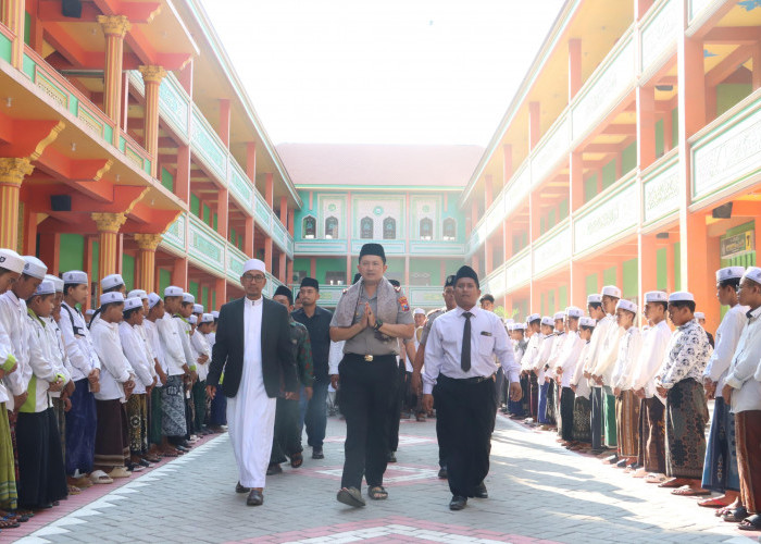 Di Hadapan Ribuan Santri Nuris 2, Kapolres Mojokerto: Jauhi Narkoba, Tolak Bullying