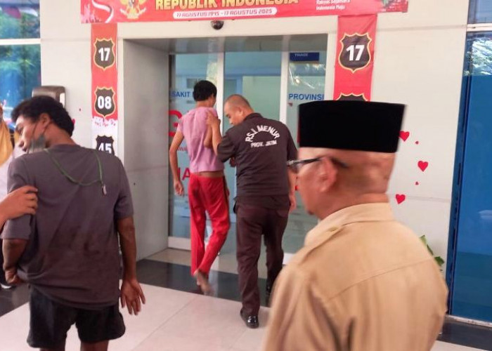 Kerap Lempar Batu ke Pengendara, ODGJ di Jalan Veteran Dievakuasi Dinsos Gresik 