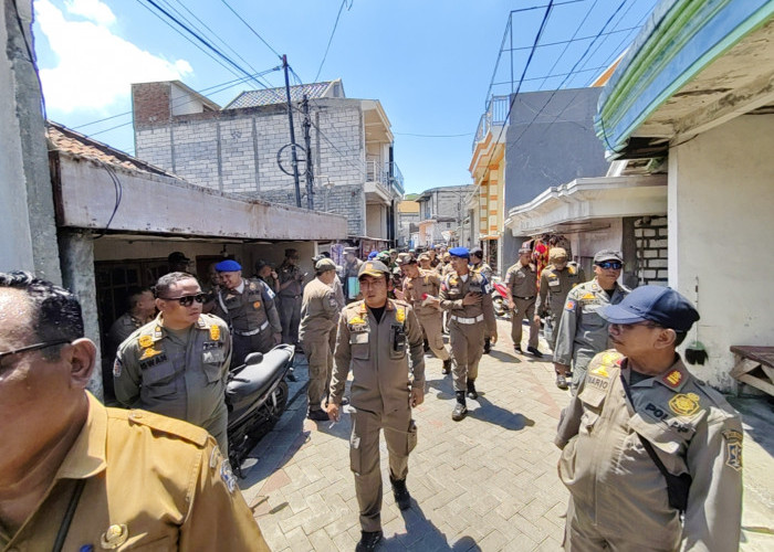 Normalisasi Sungai Kalianak, Satpol PP Surabaya Layangkan Surat Pemberitahuan Kedua untuk 41 Bangunan