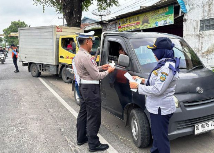 Polres Nganjuk Gelar Operasi Gabungan Perketat Inspeksi Keselamatan Angkutan Jalan