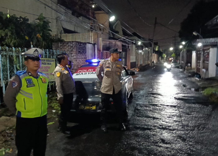 Polsek Sawahan Intensifkan Patroli Pemukiman, Jaga Keamanan Wilayah dari Gangguan Kamtibmas