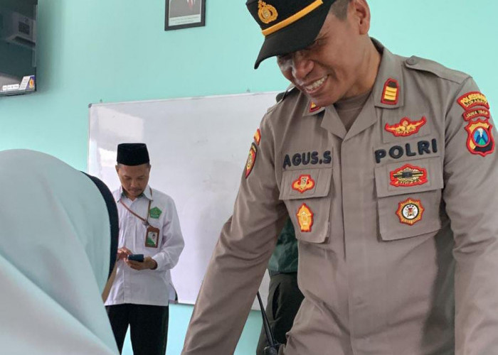 Kapolsek Rungkut Pastikan Program Makan Bergizi Gratis Berjalan Lancar