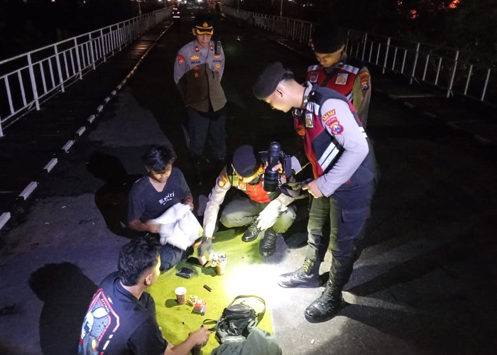 Patroli Malam Polres Kediri Kota Sampaikan Imbauan Humanis ke Warga