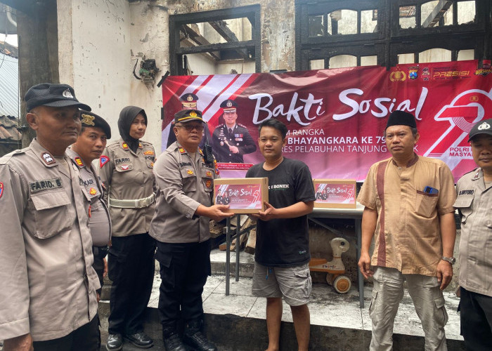 Peringati Hari Bhayangkara ke-79, Polsek Pabean Cantikan Gelar Bakti Sosial