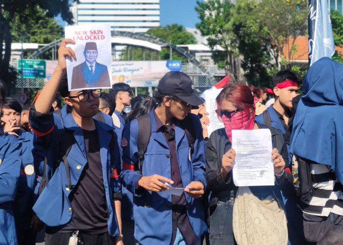 Ribuan Personel Gabungan Diterjunkan Amankan Demo Mahasiswa di Grahadi Surabaya