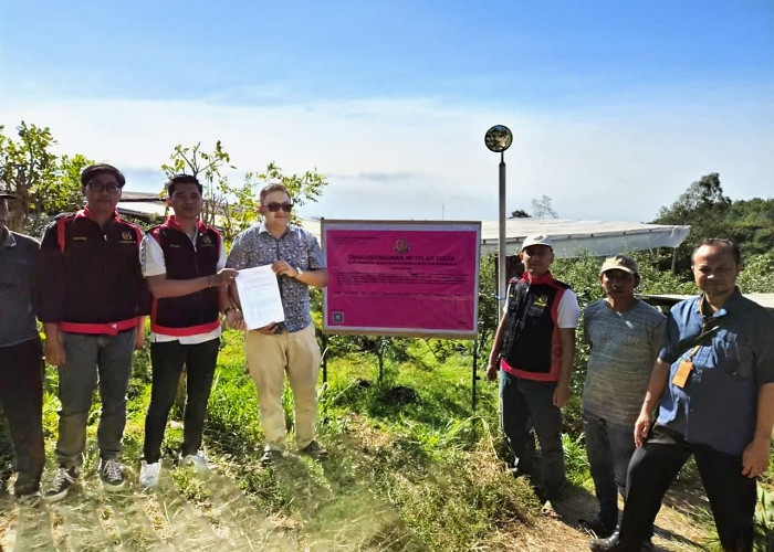Kejaksaan Pasuruan Sita Kebun Apel Seluas 5.800 Meter Persegi  Hasil Korupsi PTSL Desa Wonosari Tutur